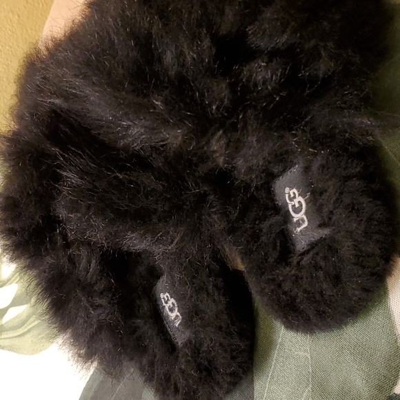 UGG Shoes Ugg Real Fur Slippers Sz 7 Poshmark